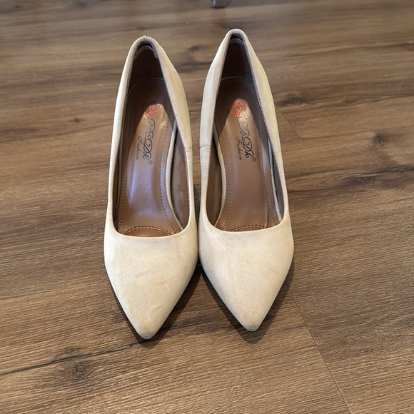 DbDk Fashion Woman's Tan Suede Pumps, Size 8 - Picture 2 of 6